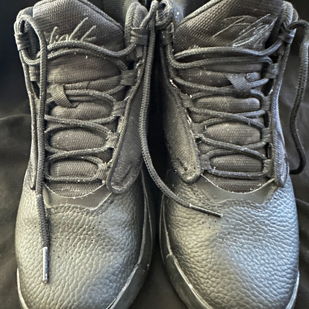 Jordan Max Aura 4 all Black Size 5.5Y/7.5W